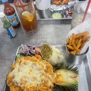 Piña rellena /cucarachas