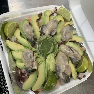 Botana camarón, pulpo y ostion