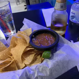 Complementary chips and salsa