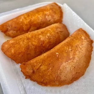 Empanadas de camarón.
