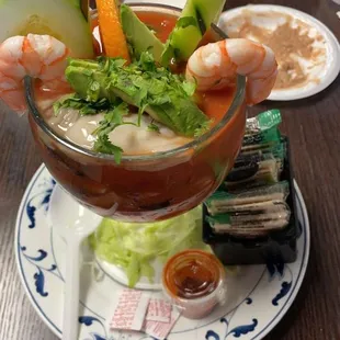 Mega Rico nadmas que los chips estan un poco grasosos pero muy buen lugar tranquilo y amables