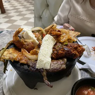 Supreme molcajete