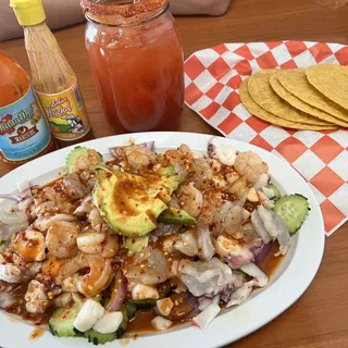 Aguachile Campechano Tostada