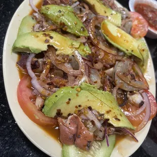 Aguachiles de camarón y pulpo