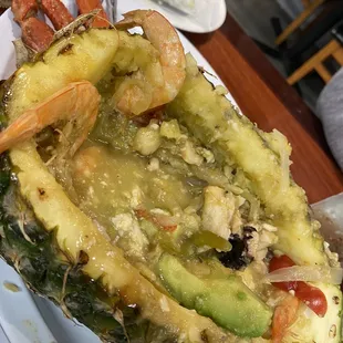 la comida mal sabor parece que no saben de mariscos , regrese la comida y no quisieron arreglarla por que la probé