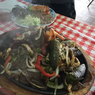 This is called La parrillada. Beef, chicken, tablitas Delicious