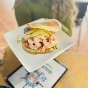 Tostada de Camarones