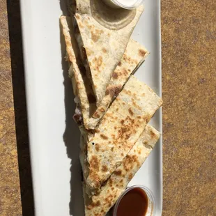 La quesadilla tan grande y proporcionada tan deliciosa