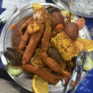 Boiled Combo Platter la Marea