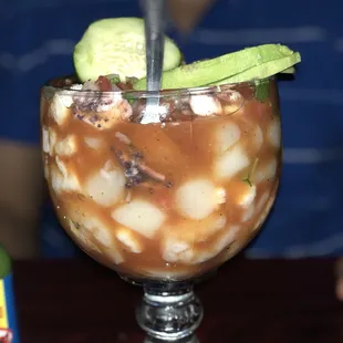 Cóctel a la marea Shrimp, ceviche, octopus and scallops