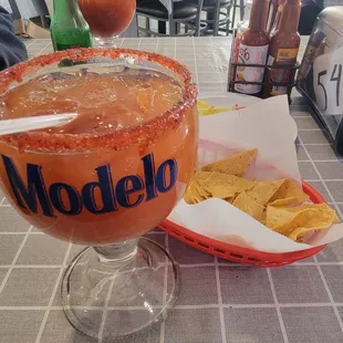 nachos, drink