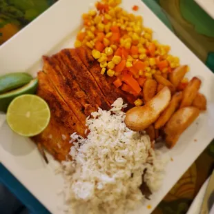 Pescado a la plancha. Very healthy use the guac salsa on top