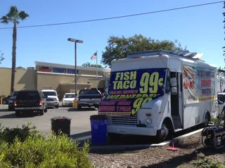 Robert Tacos and Mariscos