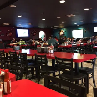 Big space and very loud, fun environment