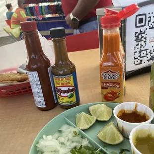 I tried every single one of the sauce lol