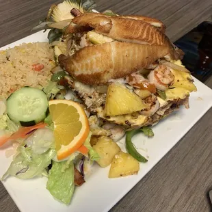 Pina Rellena de Mariscos