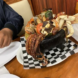 Coctel De Camaron Y La Torre De Mariscos