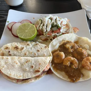 a la carte 4 seafood tacos