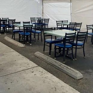 Temporary  outdoor dining