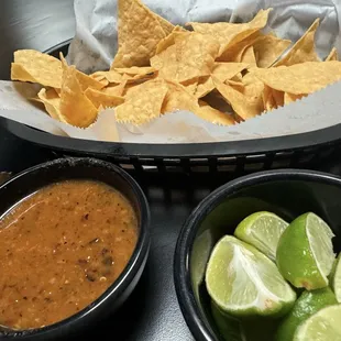 Comp chips, pica, so order ur drink first