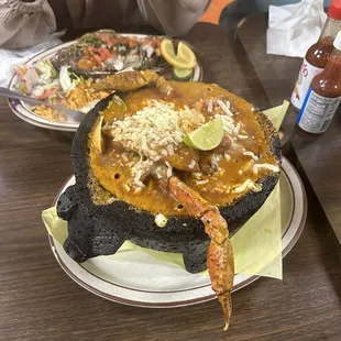 Molcajete Mariscos. Aver que tal como sabe. Hay les aviso raza con una revisa