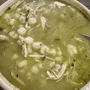 Pozole verde de pollo