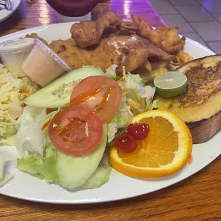 Fried shrimp &amp; fish platter.