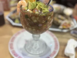 Los Plebes Mariscos Y Sushi