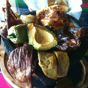Molcajete de carne asada