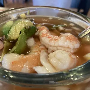 Coctel de camaron, pulpo y ostion