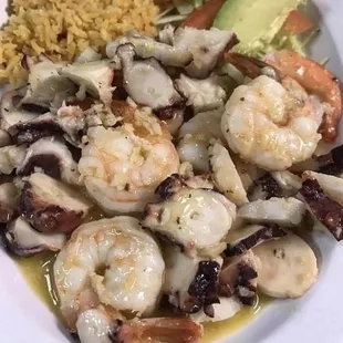 Camarones Al Ajo con Pulpo