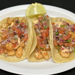 TACOS DE CAMARÓN CON CHIPOTLEMAYO Y PICO DE GALLO