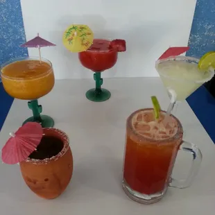 Nuestras delicuosas margaritas De limon fresa mango y la sensacional rusa!!!