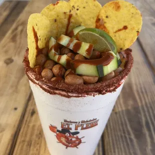 Micheladas c/cacahuate y pepino