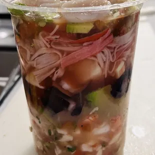 Campechana con Aguacate