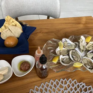 Oysters and bread service
