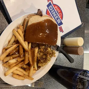 Fantastic food and service at Marc C's. Attentive food and staff. Easy on the wallet!