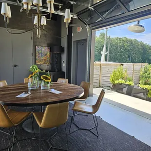 great for a small wine party... open on both sides