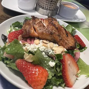 Strawberry Fields Champagne Salad w/salmon