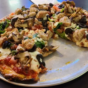 Do you think there are enough toppings on this Small Classic Combo pizza?
