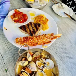 Our server, Carmen, was very accommodating.. made sure our food was brought in time. Yummmm! We'll be back for another happy hour very soon.