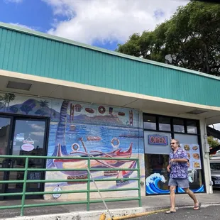Mural is so decorative to the mall
