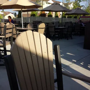 great night to sit outside and enjoy a boyrbon bbq smoked brisket pizza... loved station 5 so much we bought the pie!