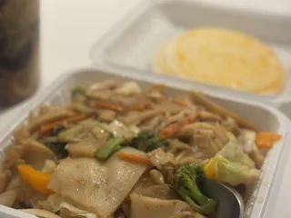 Thai Grindz & Laos Cusine