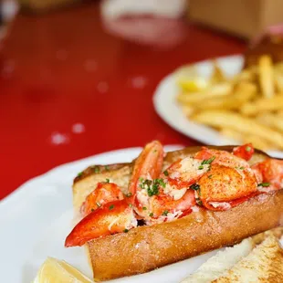 hot lobster roll