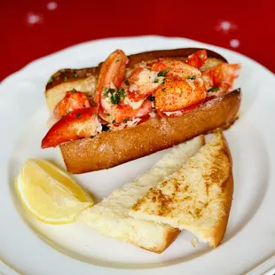 the hot lobster roll