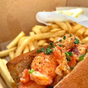 Lobster Roll Connecticut Style