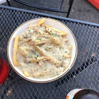 CHOWDER POUTINE