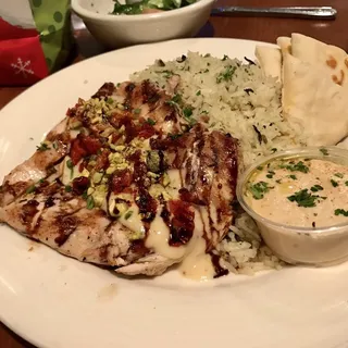 Mamma Mia's Chicken (large size include greek salad, hummus, pita brd)