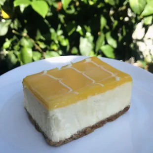 Passionfruit cheesecake